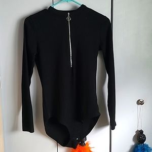 Ribbed bodysuit with zipper